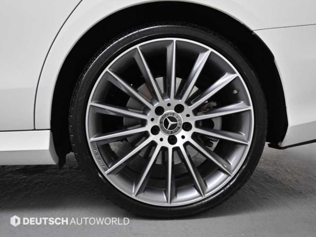 Mercedes-Benz E-Class — photo 05