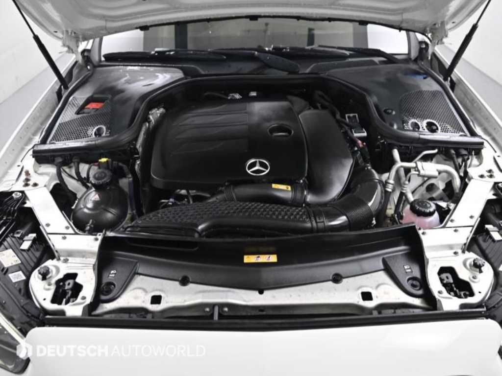 Mercedes-Benz E-Class — photo 06