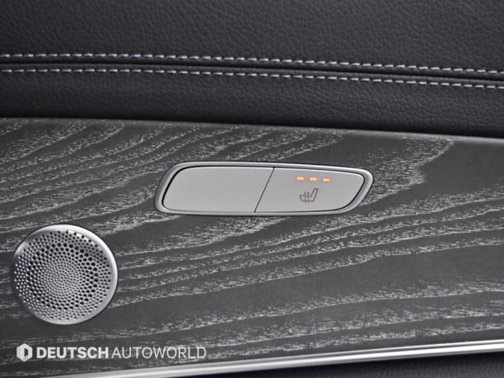 Mercedes-Benz E-Class — photo 16