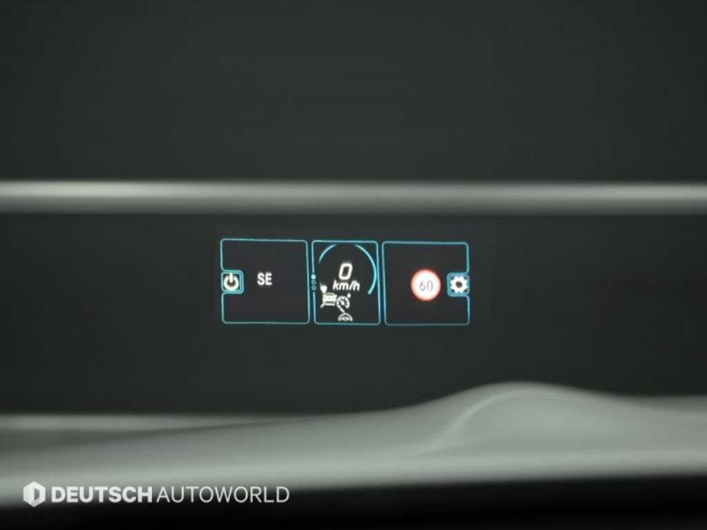 Mercedes-Benz E-Class — photo 18