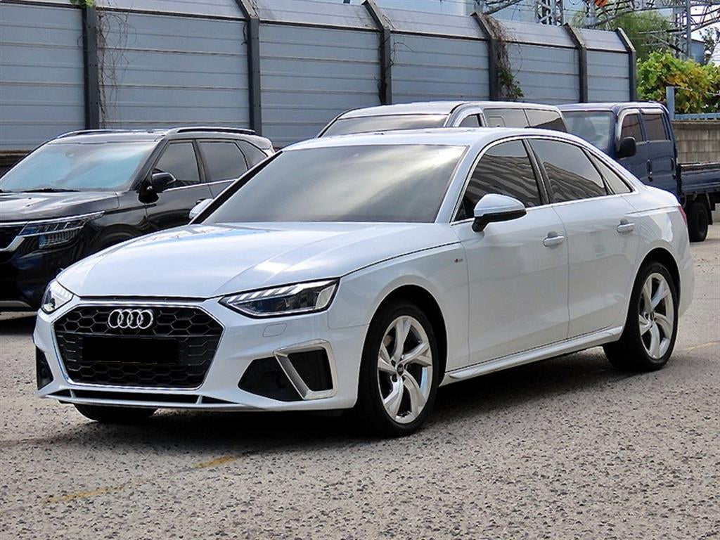 Audi A4 — photo 02