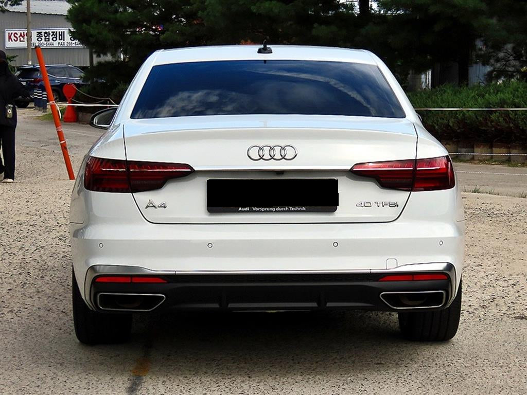 Audi A4 — photo 04