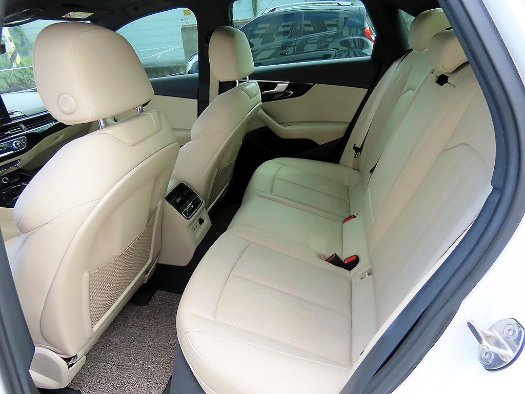 Audi A4 — photo 06