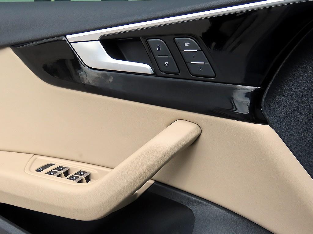 Audi A4 — photo 12