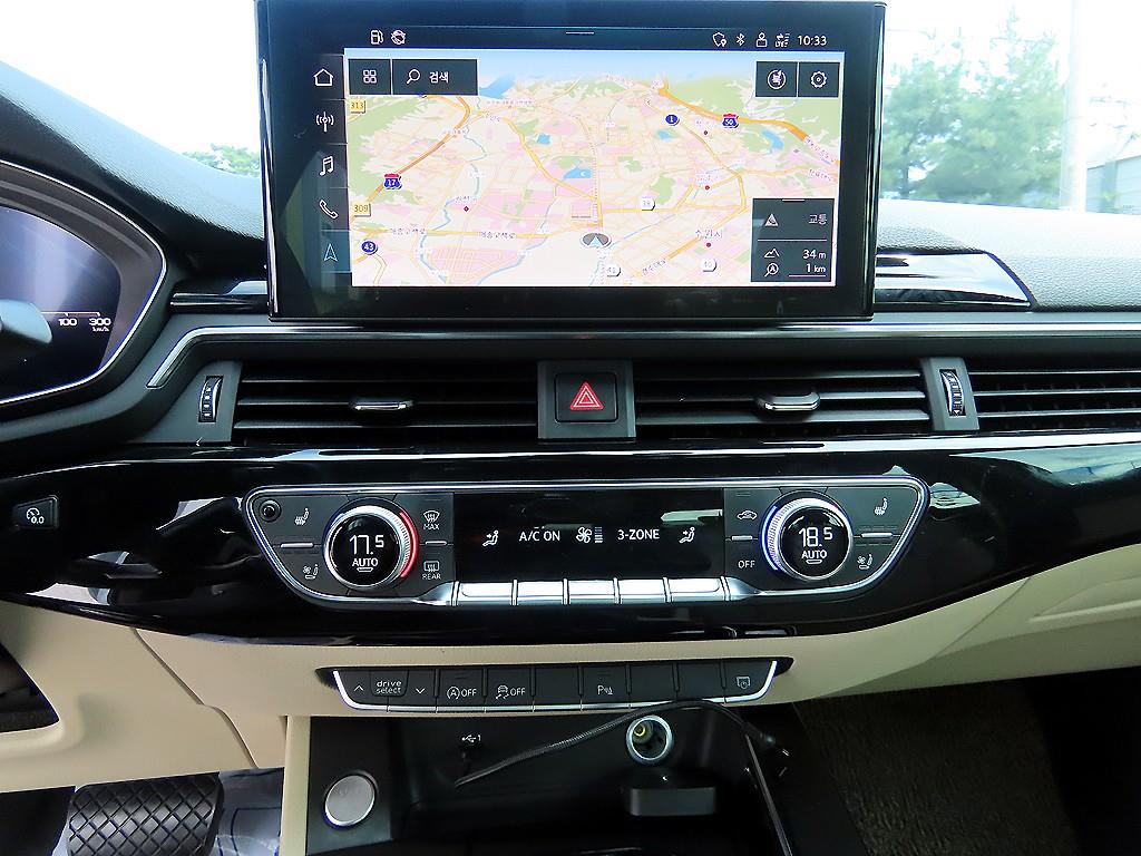 Audi A4 — photo 13