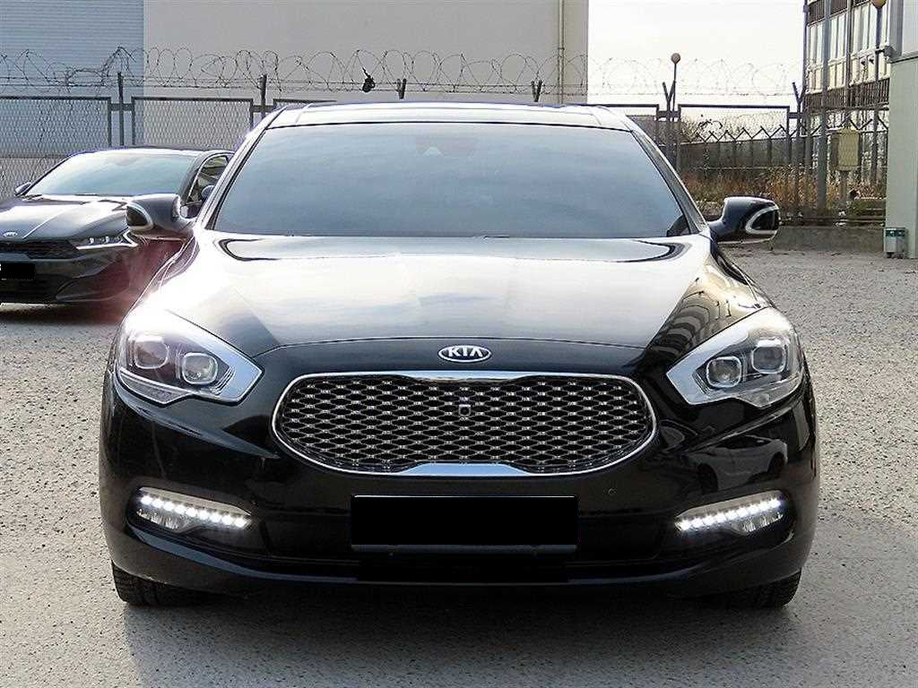 Kia K9 — photo 01