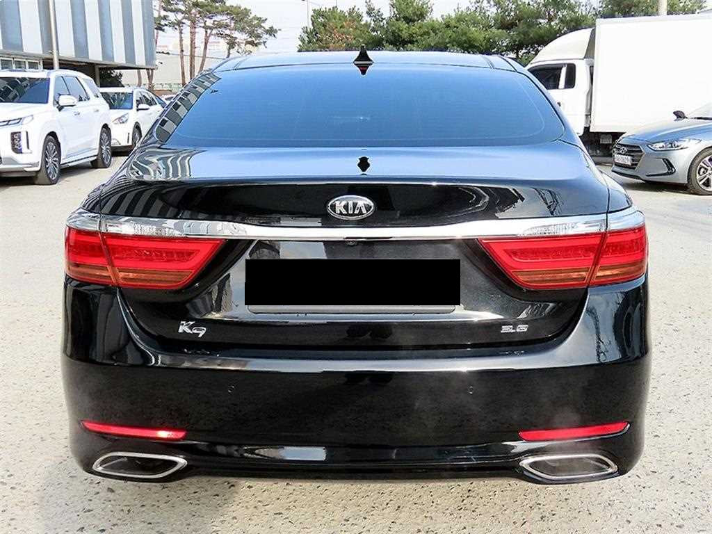 Kia K9 — photo 04
