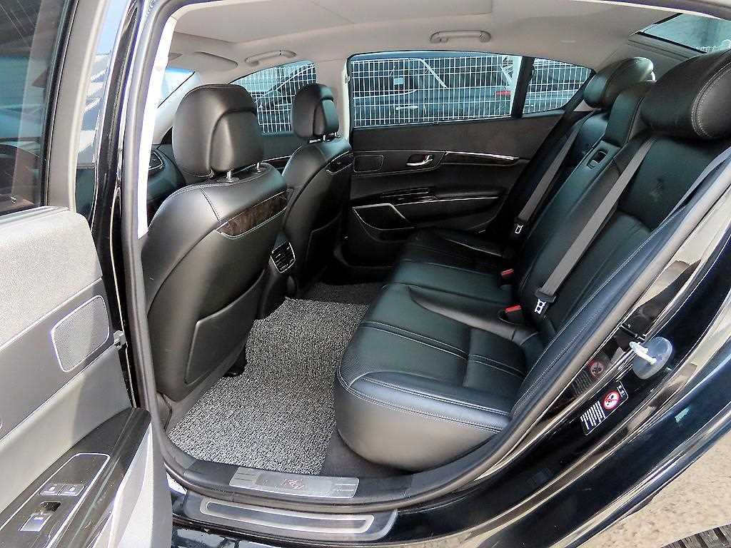Kia K9 — photo 06