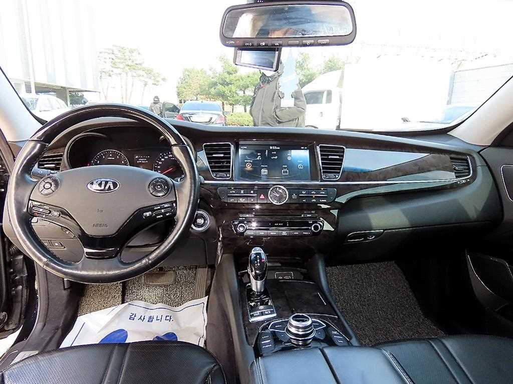 Kia K9 — photo 07