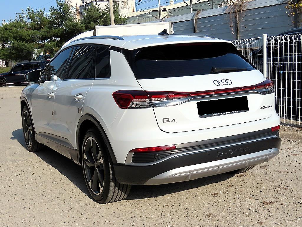 Audi Q4 e-tron — photo 03