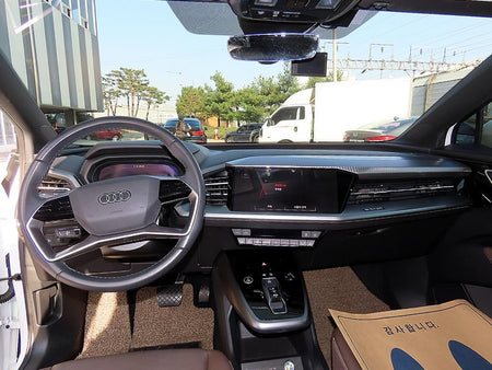 Audi Q4 e-tron — photo 07