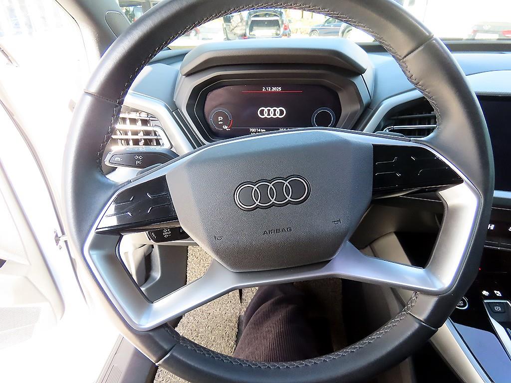 Audi Q4 e-tron — photo 08
