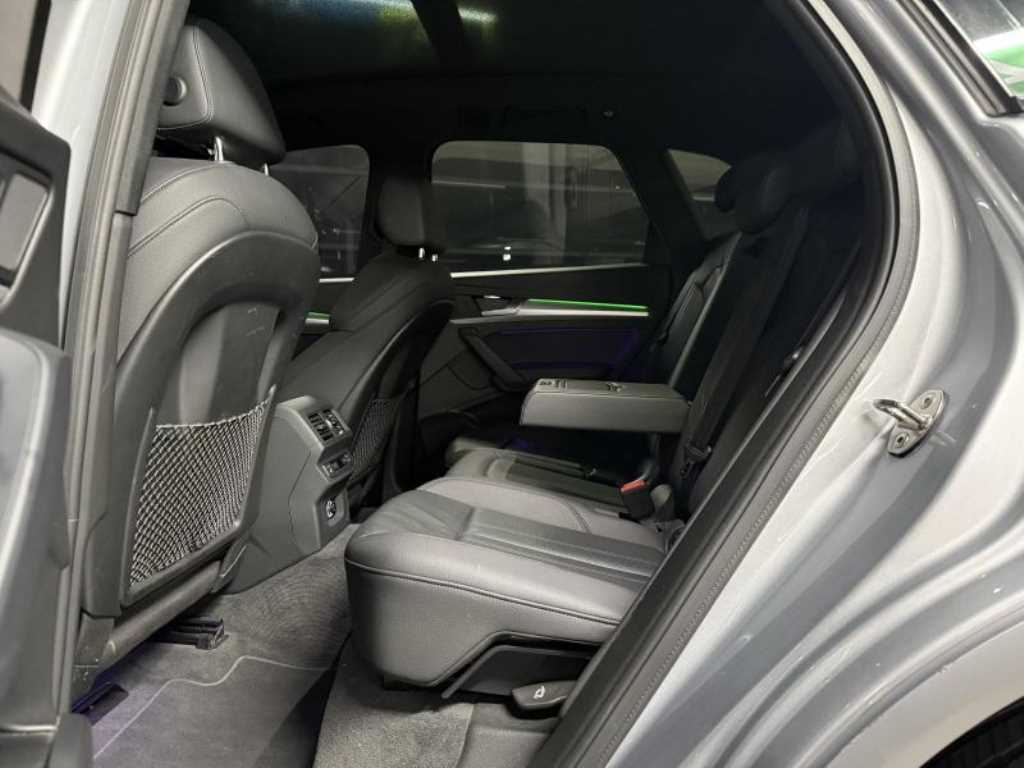 Audi Q5 — photo 08