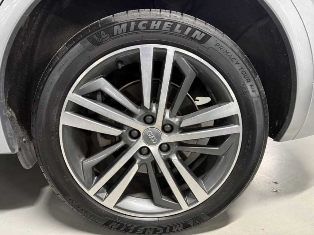 Audi Q5 — photo 09