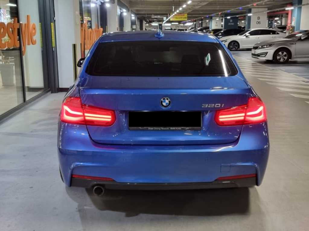 BMW 3-Series — photo 04
