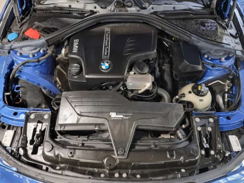 BMW 3-Series — photo 05