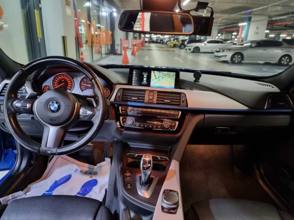 BMW 3-Series — photo 07