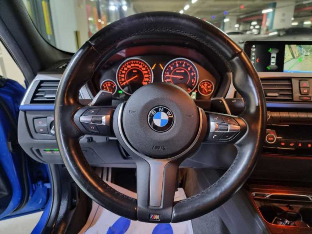 BMW 3-Series — photo 10
