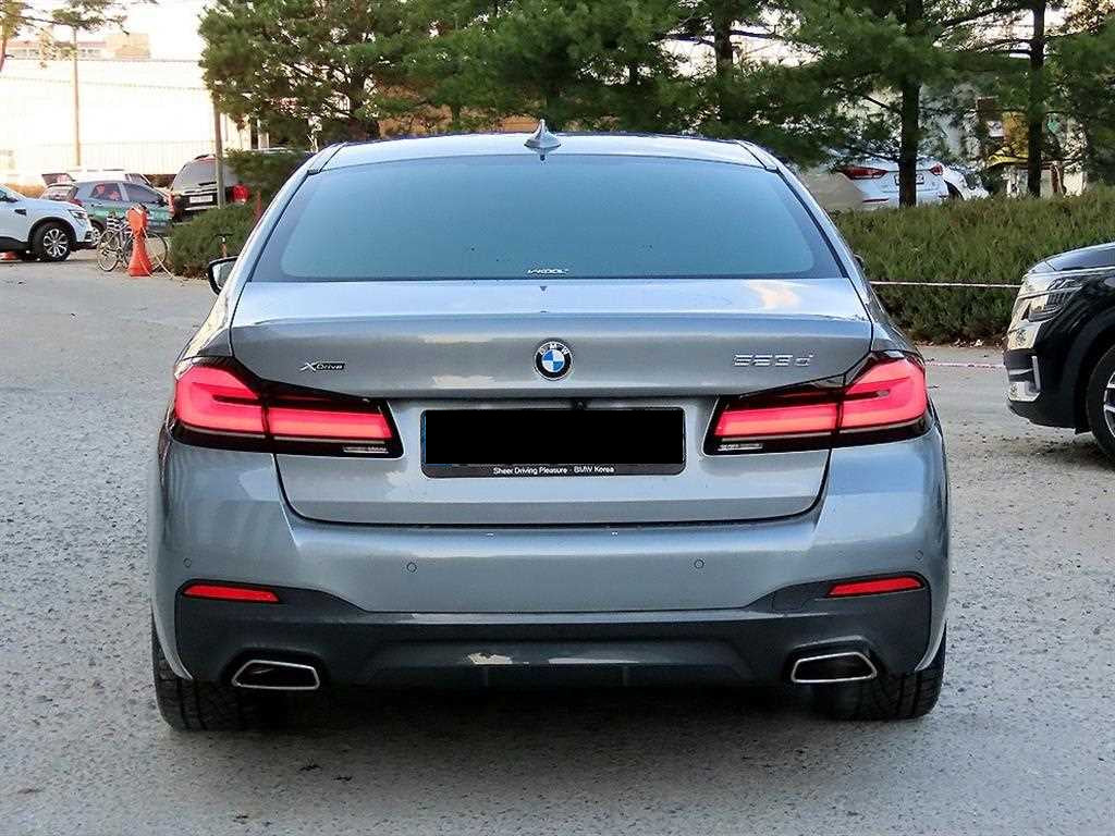 BMW 5-Series — photo 04