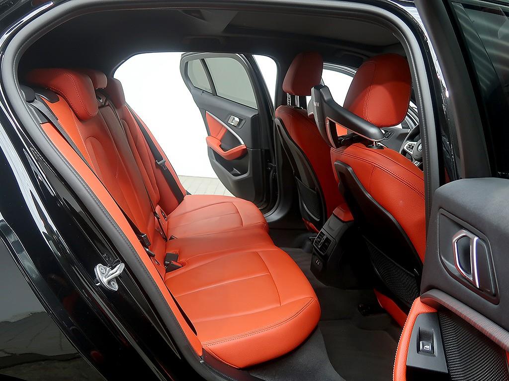 BMW 1-Series — photo 12