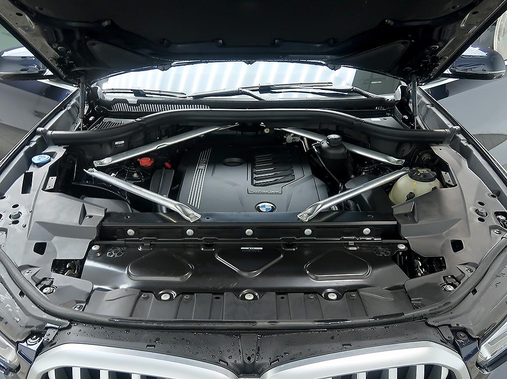 BMW X6 — photo 08