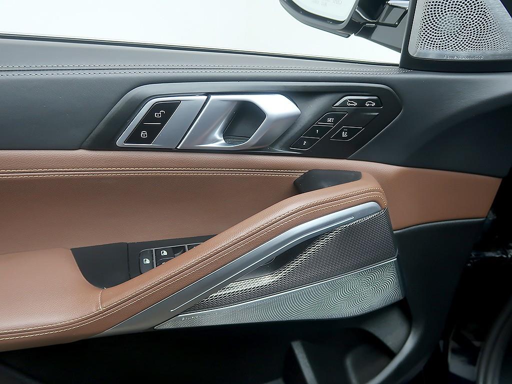 BMW X6 — photo 13
