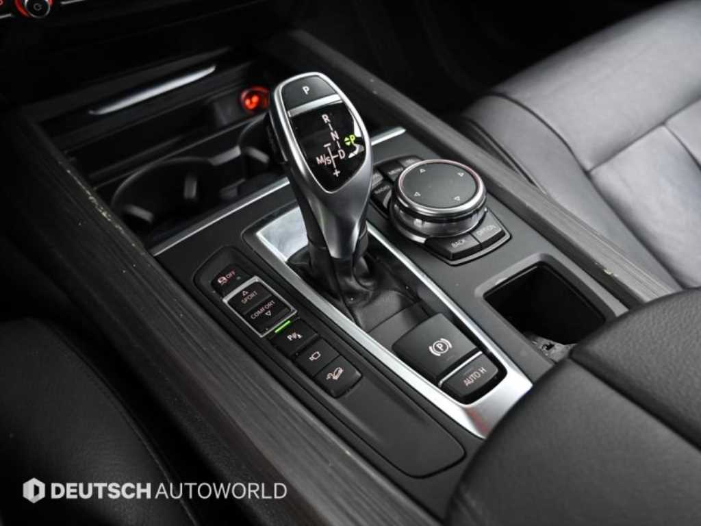 BMW X5 — photo 11