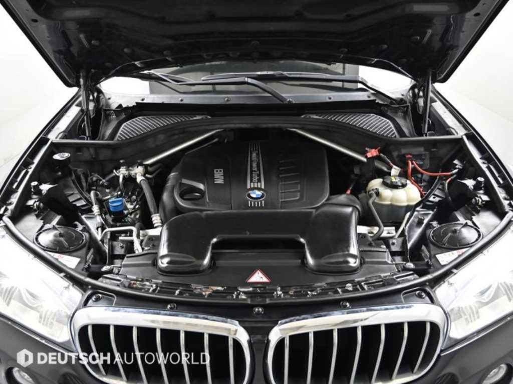 BMW X5 — photo 19