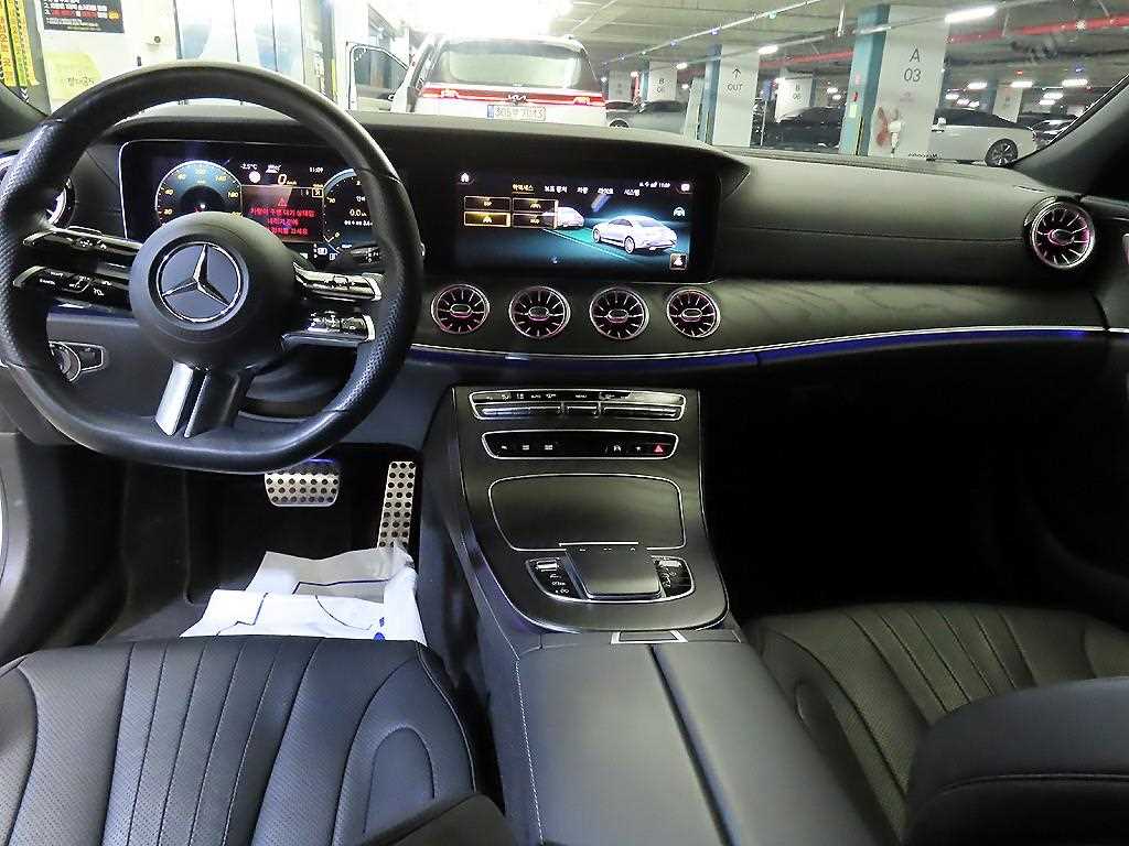 Mercedes-Benz CLS-Class — photo 10