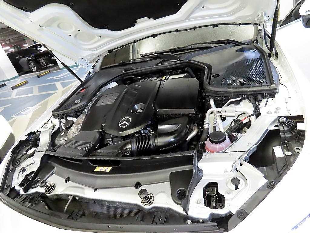 Mercedes-Benz CLS-Class — photo 19