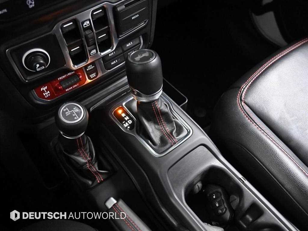 Jeep Wrangler — photo 09