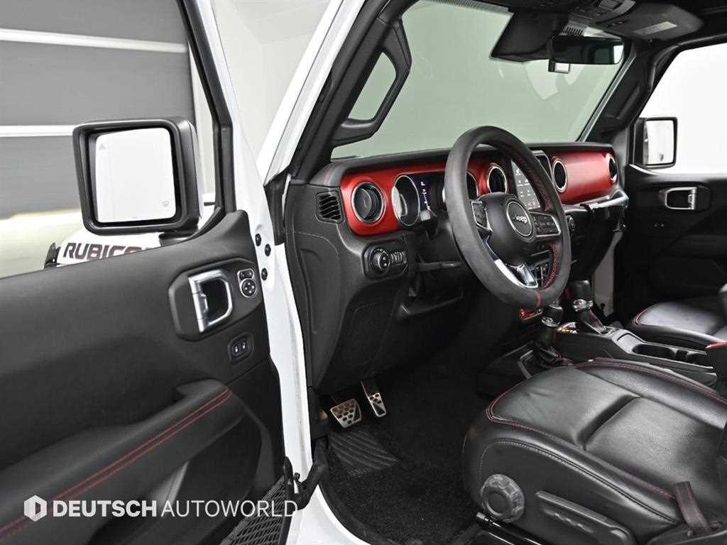 Jeep Wrangler — photo 11