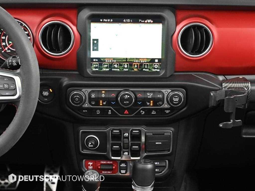 Jeep Wrangler — photo 14