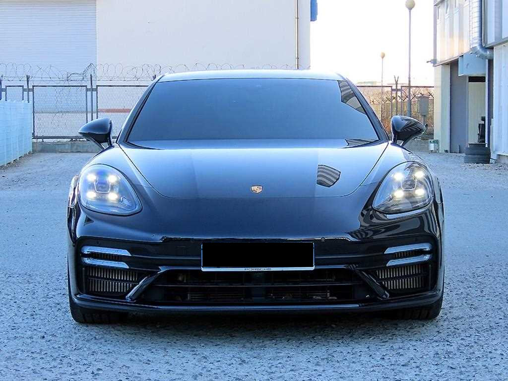 Porsche Panamera — photo 01
