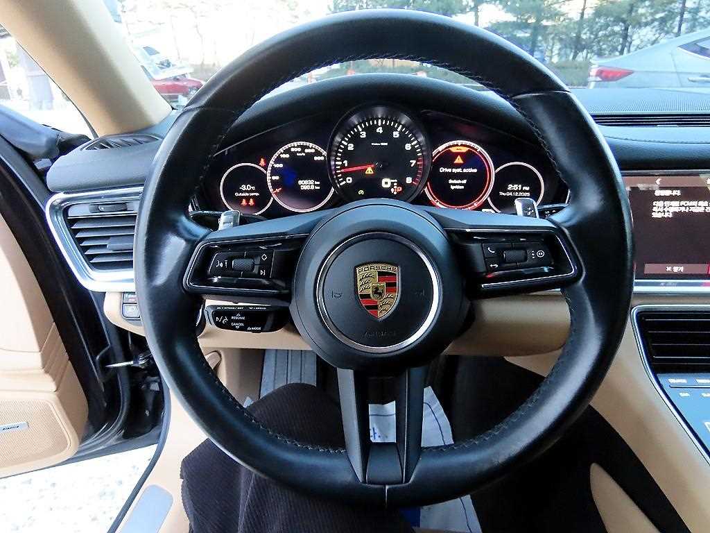 Porsche Panamera — photo 08