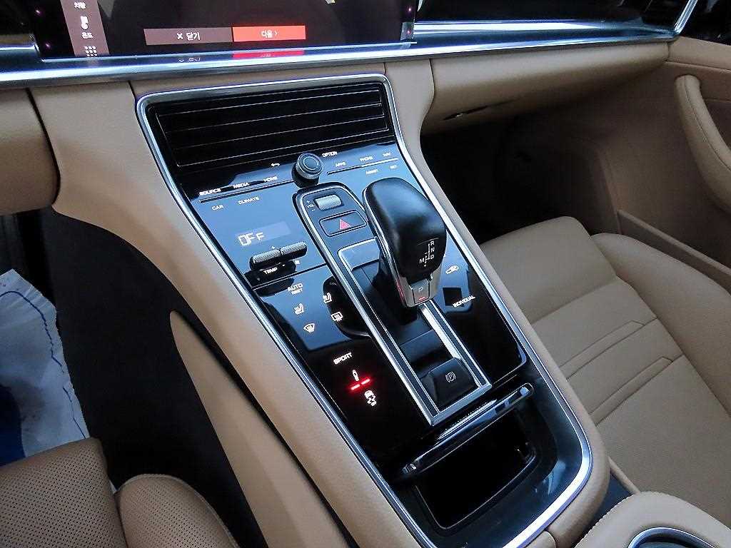 Porsche Panamera — photo 10