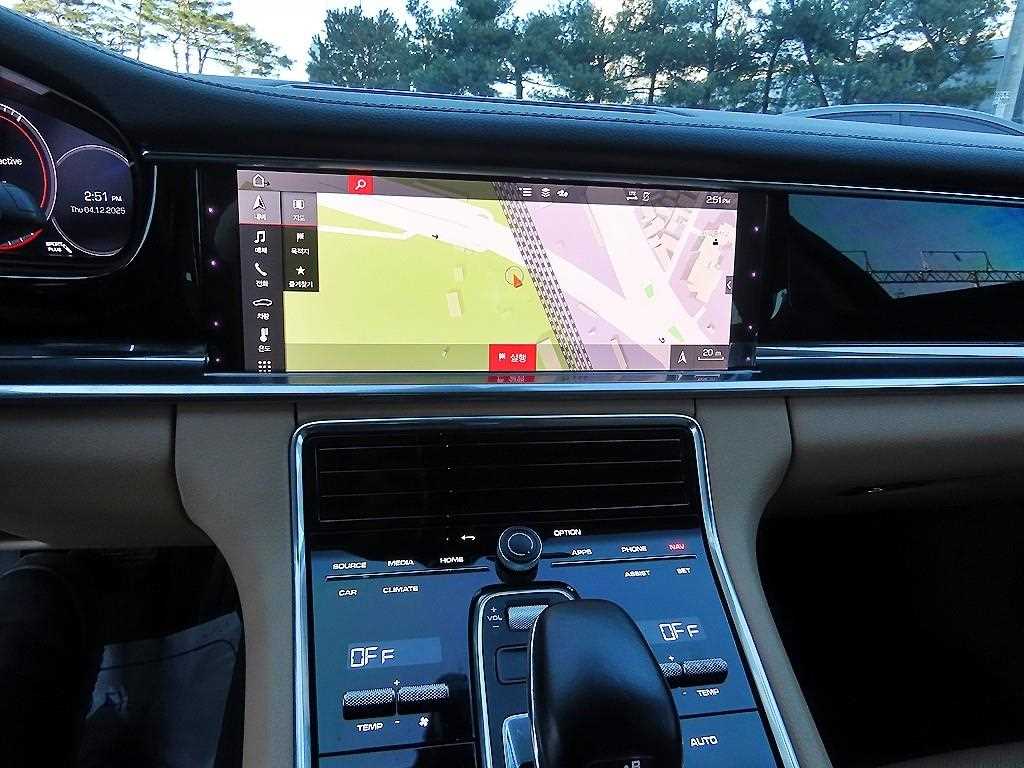 Porsche Panamera — photo 13