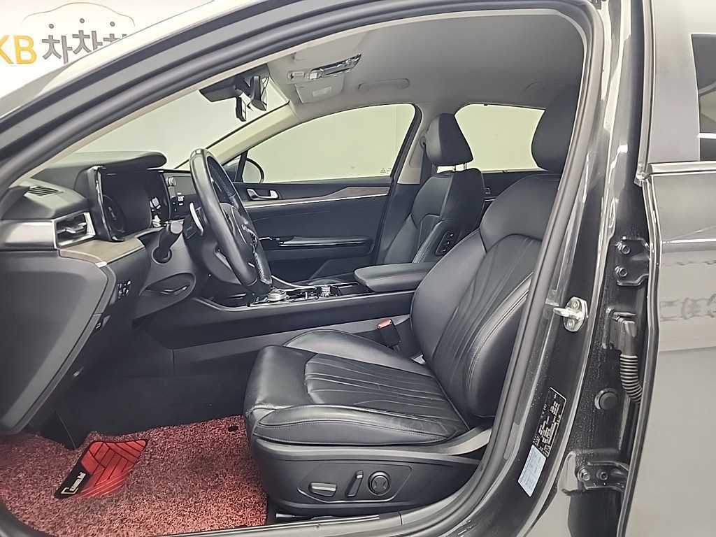 Kia K5 — photo 11