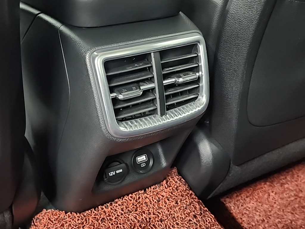 Kia K5 — photo 14