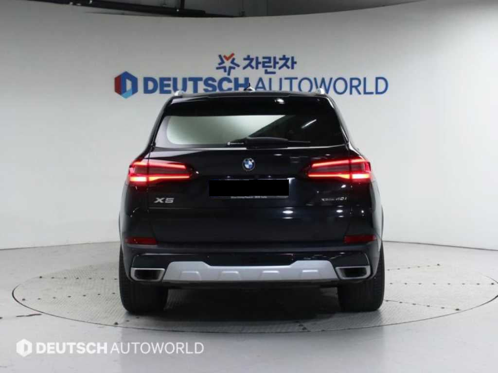 BMW X5 — photo 04