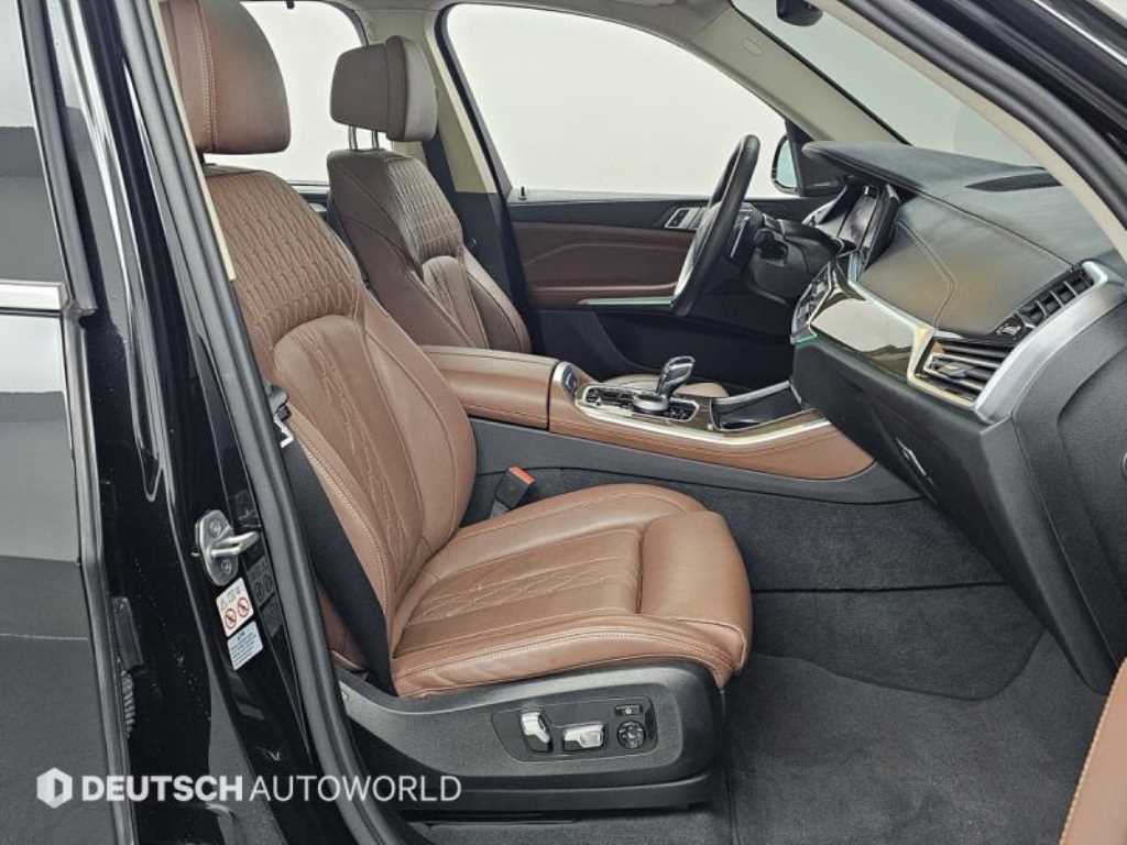 BMW X5 — photo 10