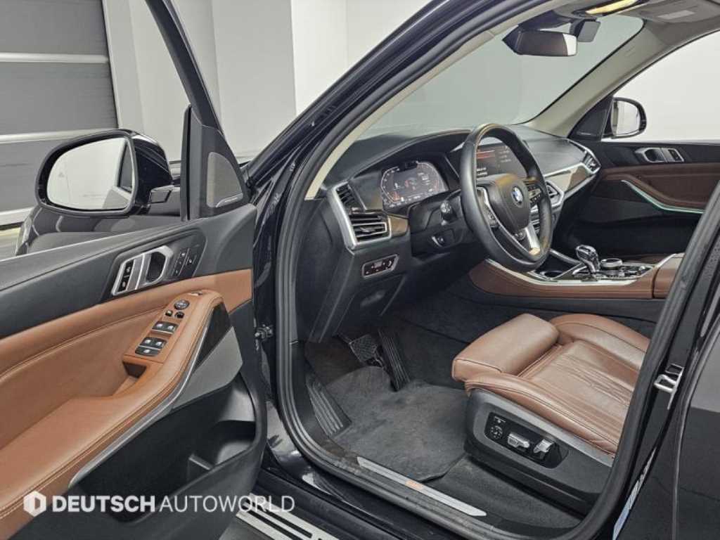 BMW X5 — photo 11