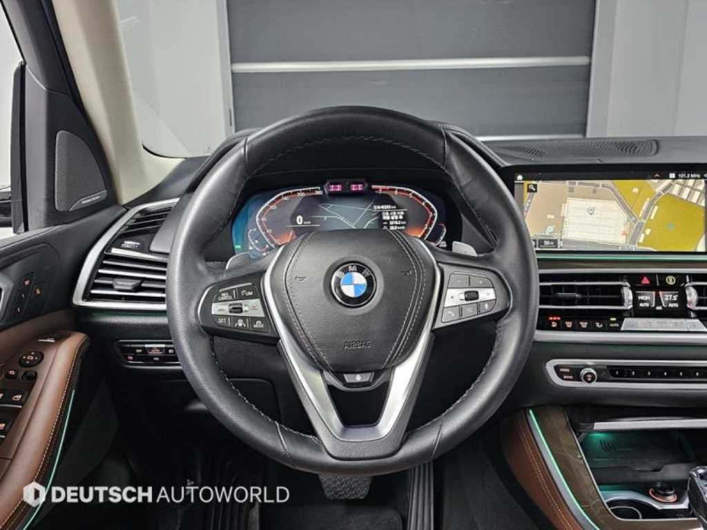 BMW X5 — photo 13