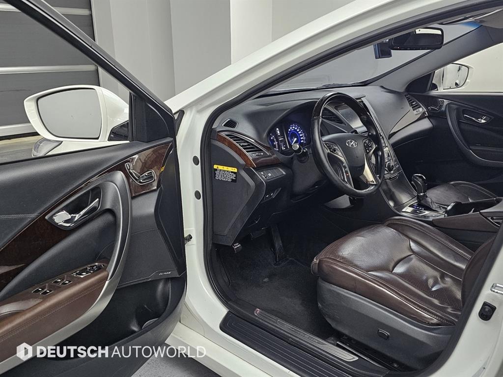 Hyundai Grandeur — photo 09