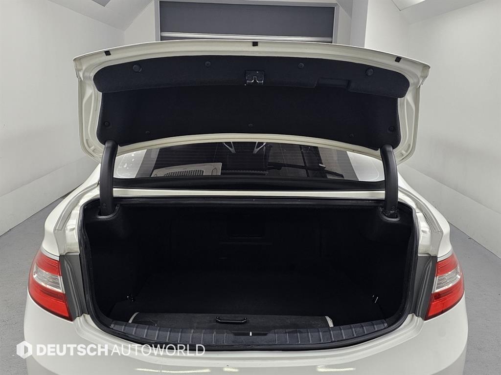 Hyundai Grandeur — photo 18