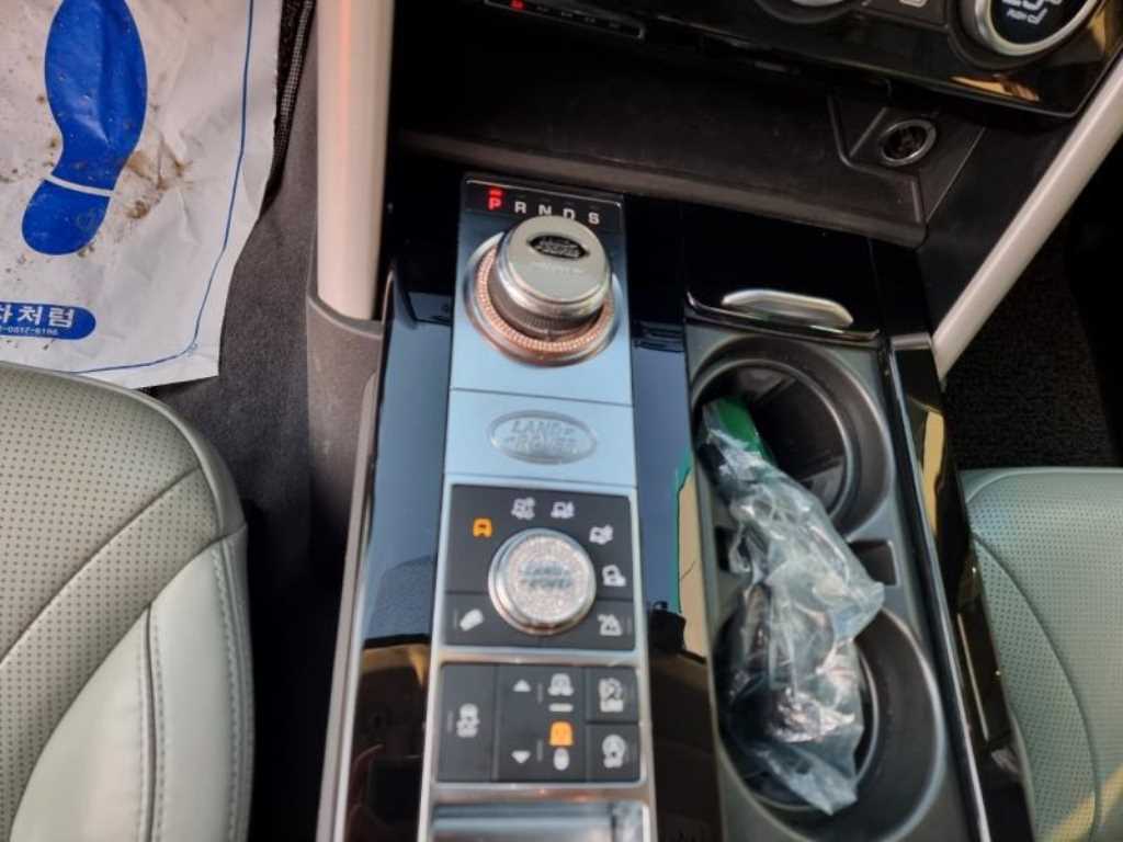 Land Rover Discovery — photo 09
