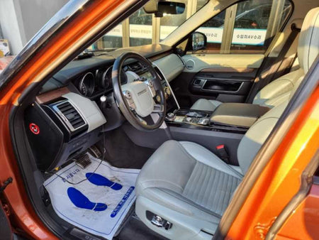 Land Rover Discovery — photo 14