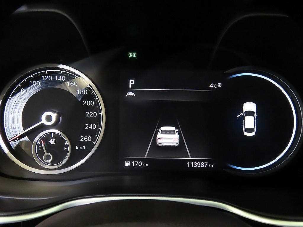 Genesis G80 — photo 08