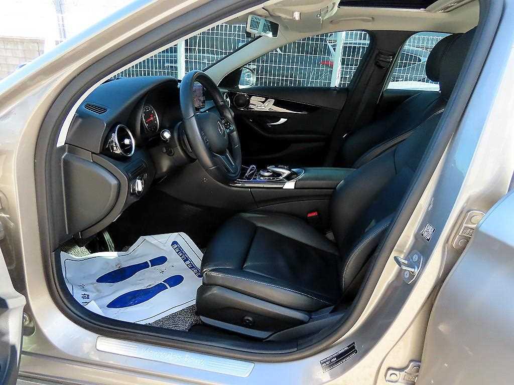 Mercedes-Benz C-Class — photo 05