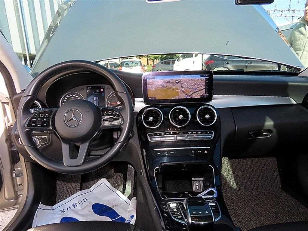 Mercedes-Benz C-Class — photo 07